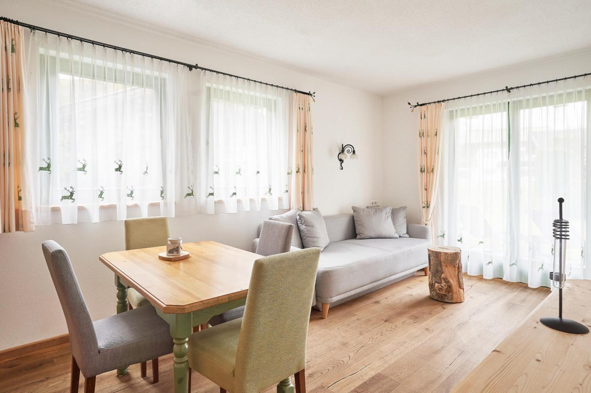 Rosamunde Apartments Leutasch Ruang foto