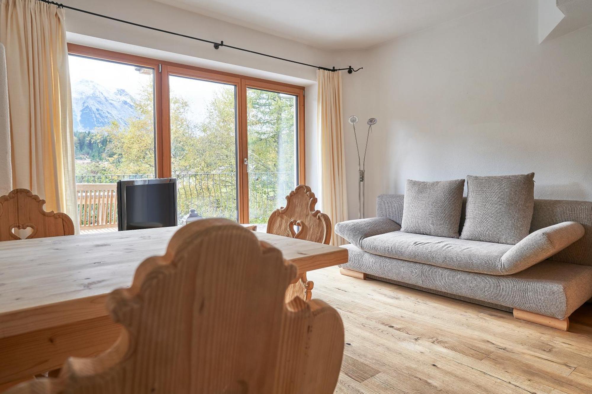 Rosamunde Apartments Leutasch Ruang foto